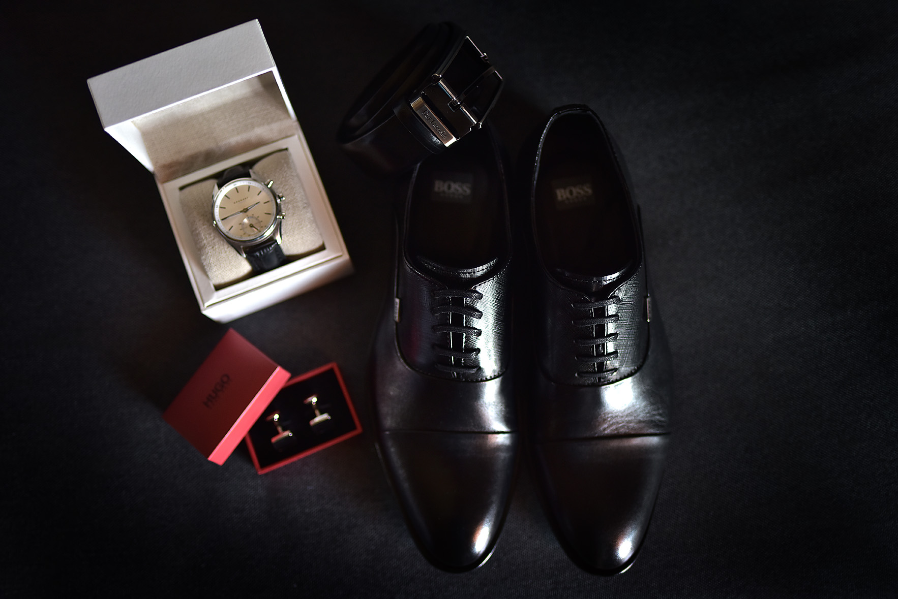 groom-preparation-limni-plastira-hotel-kazarma-wedding-shoes-details-karditsa-03